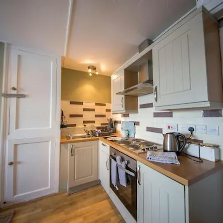 Cliff Stud Retreat, Helmsley, Frankel